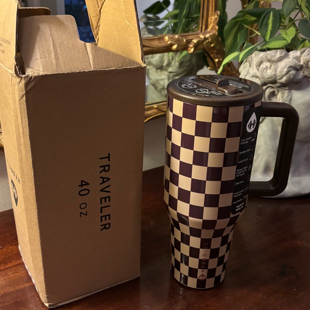 Free w $150+ purchase “Hydrojug-like” 40 ounce traveler
